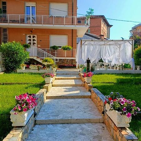 Domus Cesena Otel Dış mekan fotoğraf